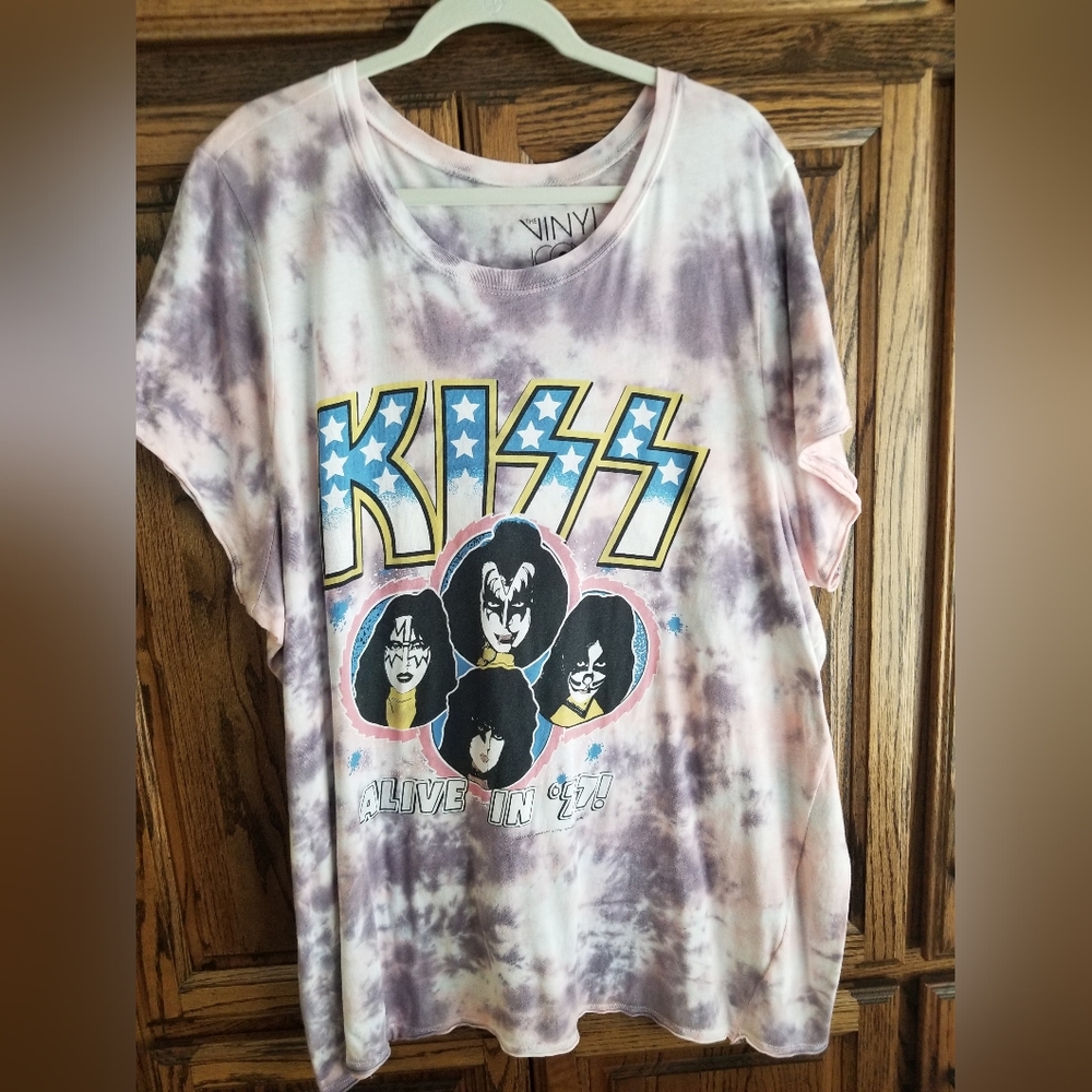 Torrid plus size 4 KISS tie dye graphic tee~😎🎸🎶🎵🥁🤘❤